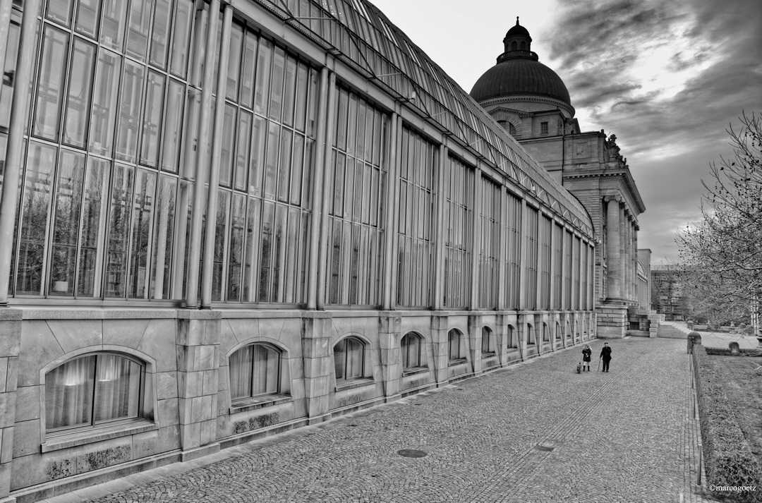 HOFGARTEN ARMEEMUSEUM MUENCHEN GERMANY