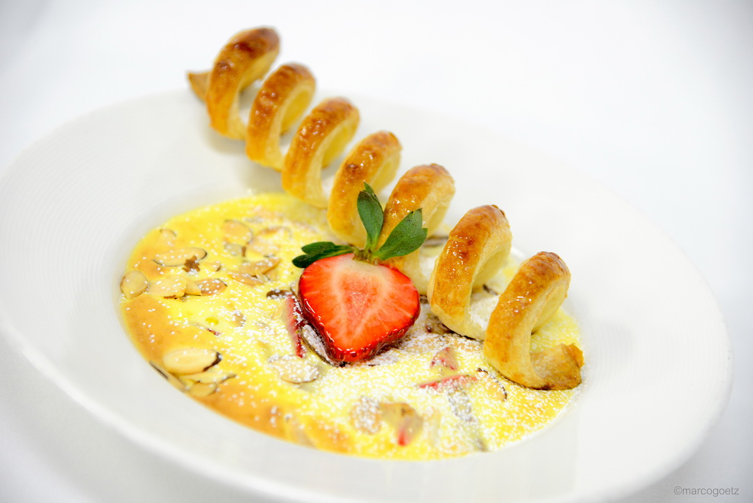 STRAWBERRY GRATIN