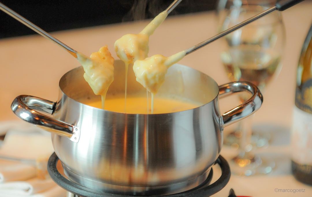 SWISS CHEESE FONDUE