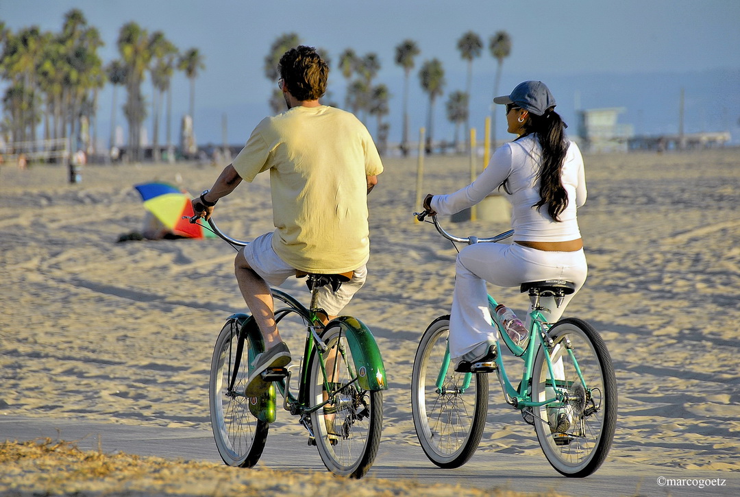 FAHRRADFAHRER VENICE BEACH CALIFORNIEN USA