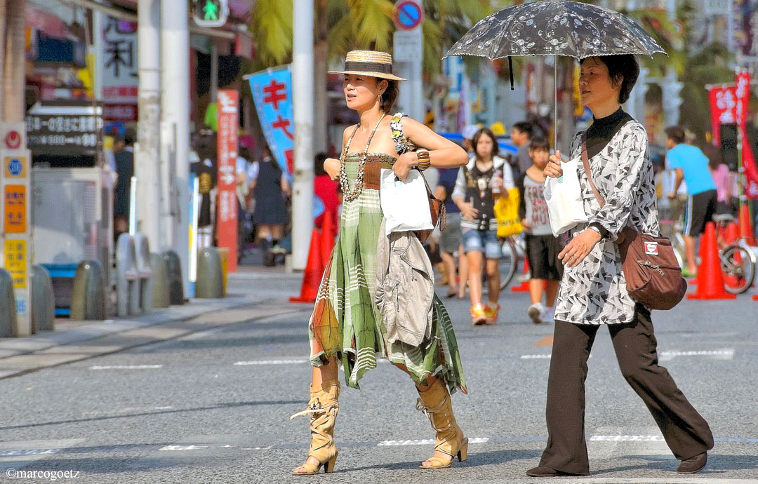 FASHION WOMAN OKINAWA JAPAN