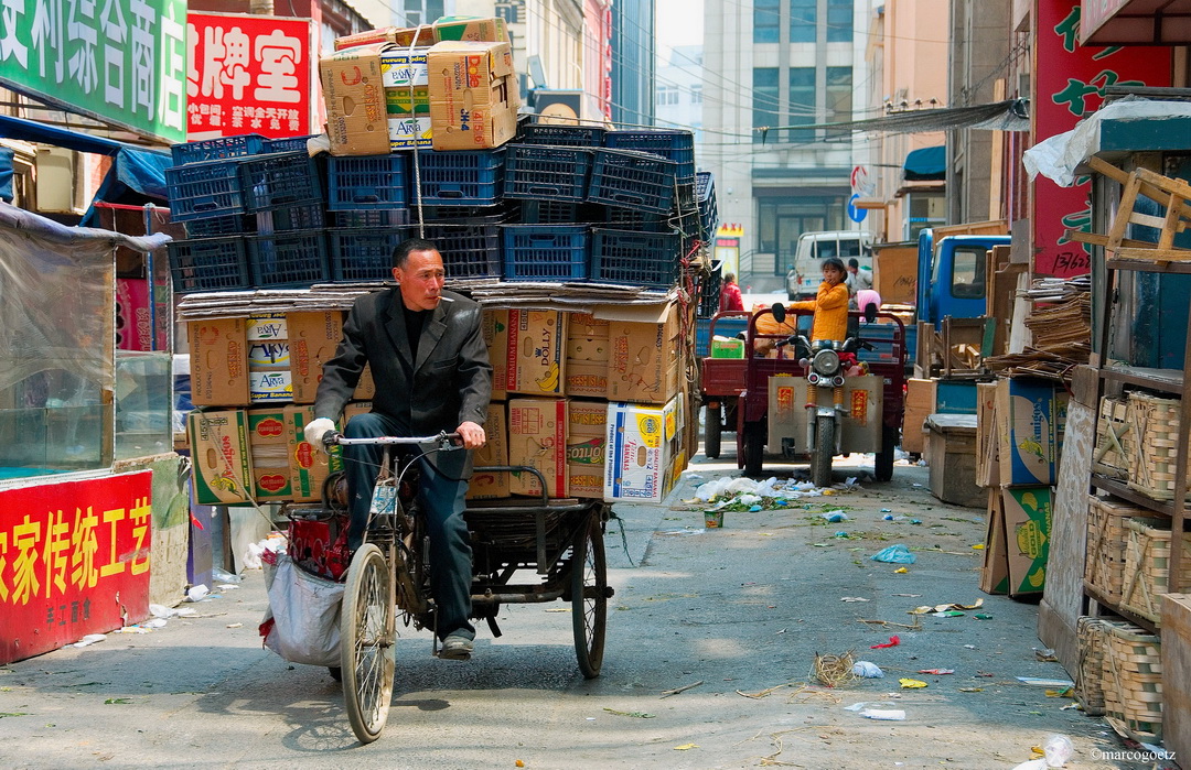 MARKTFAHRER DALIAN CHINA