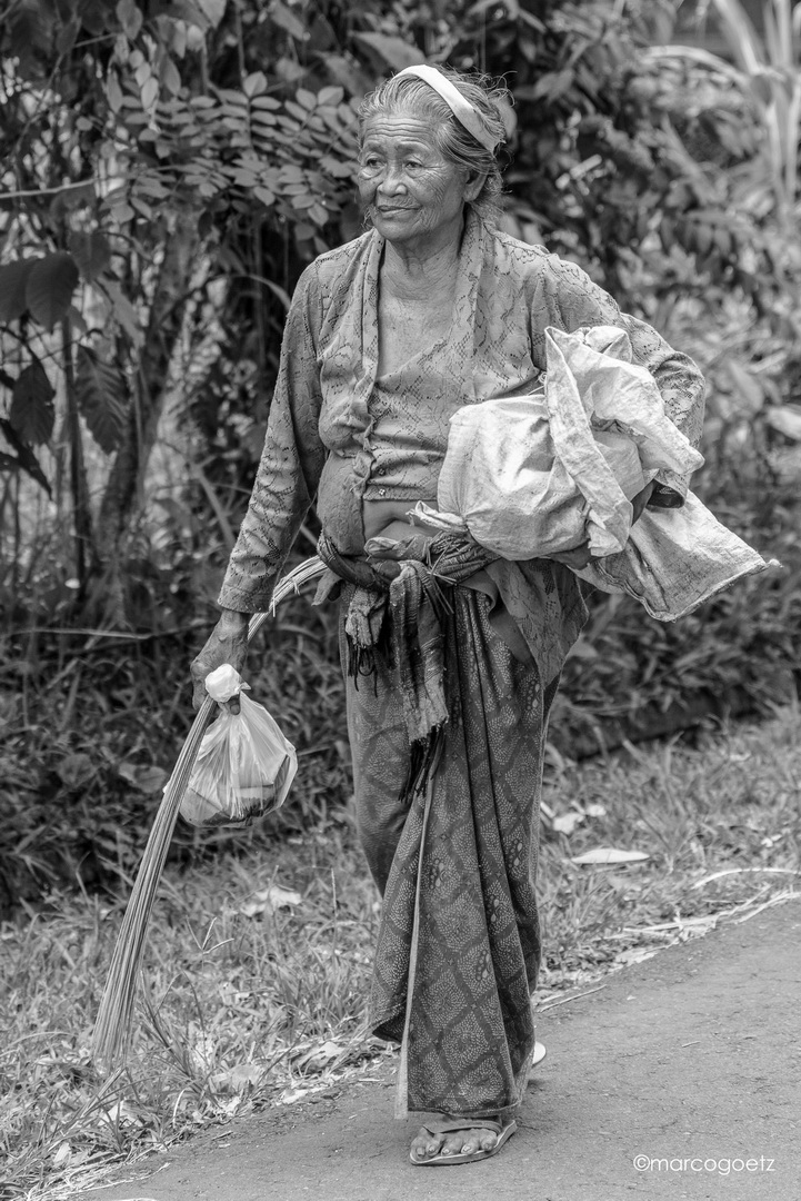 OLD WOMAN BALI INDONESIA