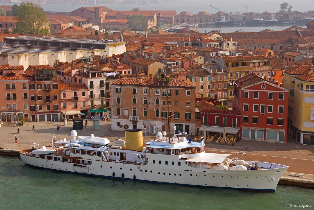 MOTORJACHT MARALA VENEDIG ITALIEN