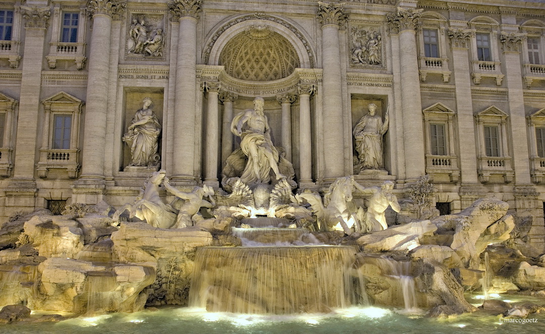 FONTANA DI TREVI ROM ITALIEN