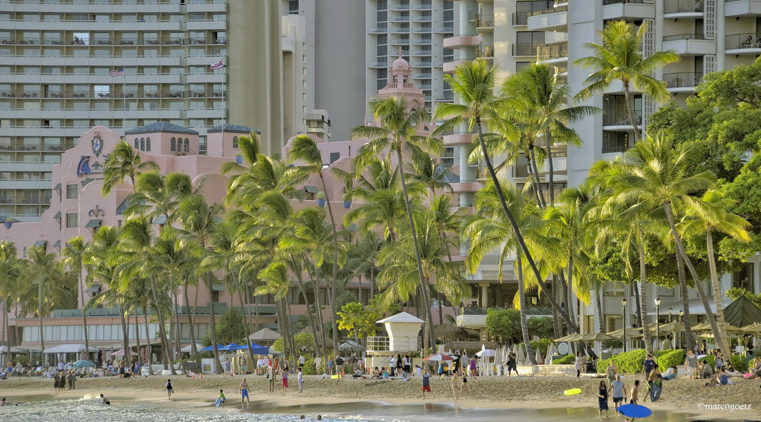 WAIKIKI BEACH HONOLULU HAWAII